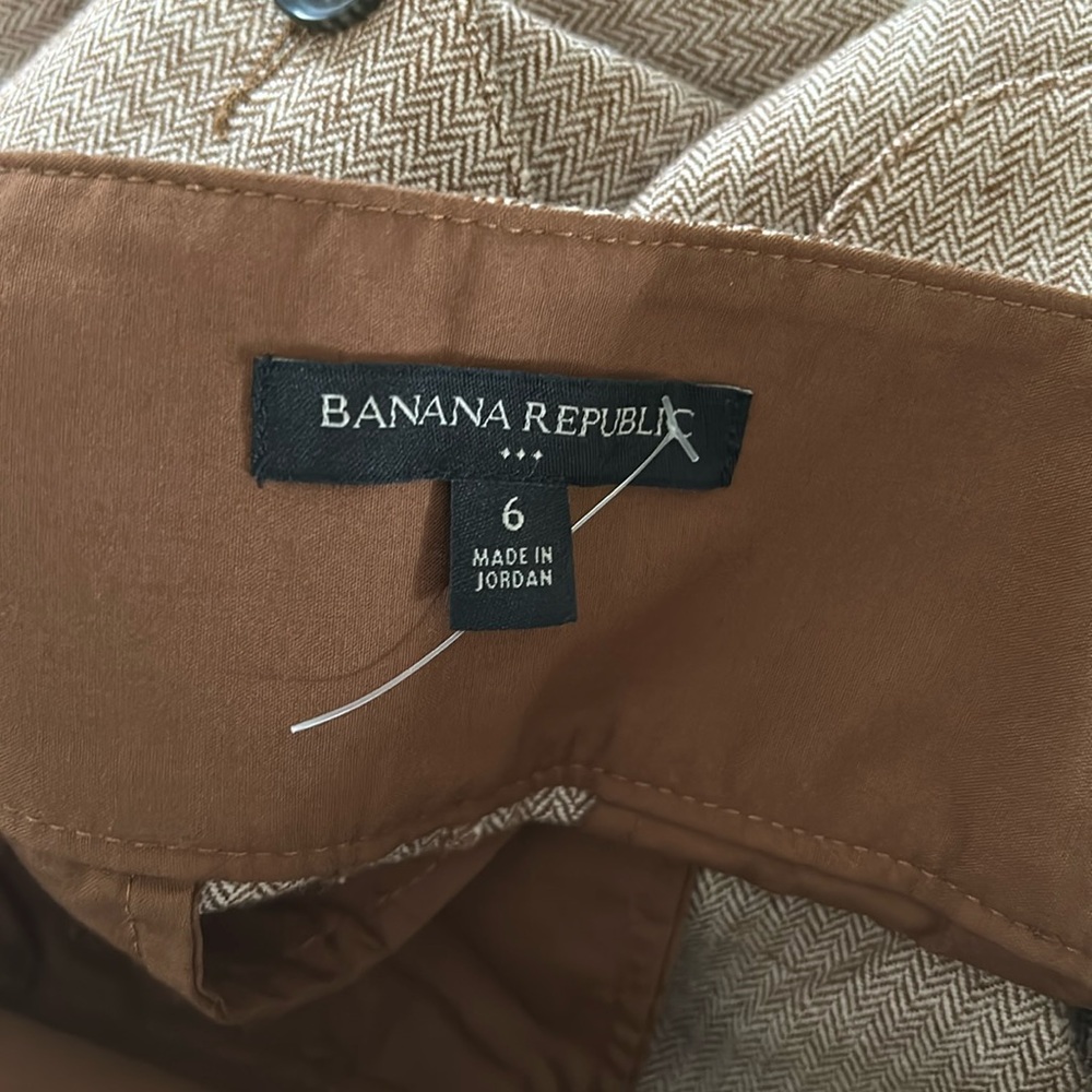 Brand new never worn!  Get kick about slacks!
